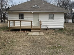 114 S Ash St, Spiro, OK 74959