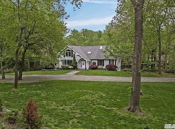 2nd image of 24 Harbor Ln