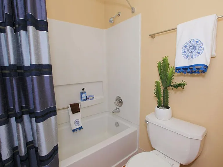 Sky Rock Apartments — Photo 7