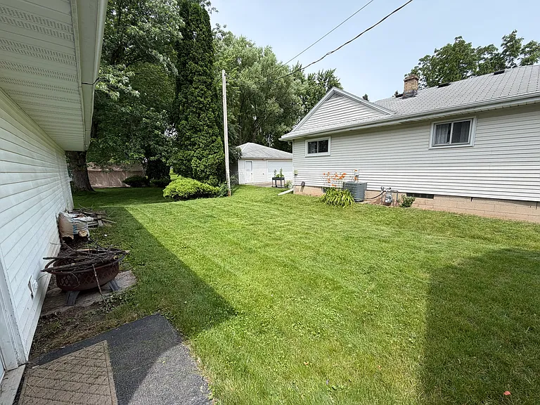1747 N Ullman St — Photo 13