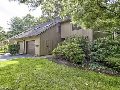 8 Littlewood Ct, Mountain Lakes, NJ, 07046