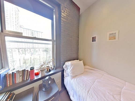 2nd image of 85 Pitt St APT 21A