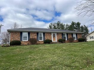 19 Estes Dr, Lancaster, KY 40444