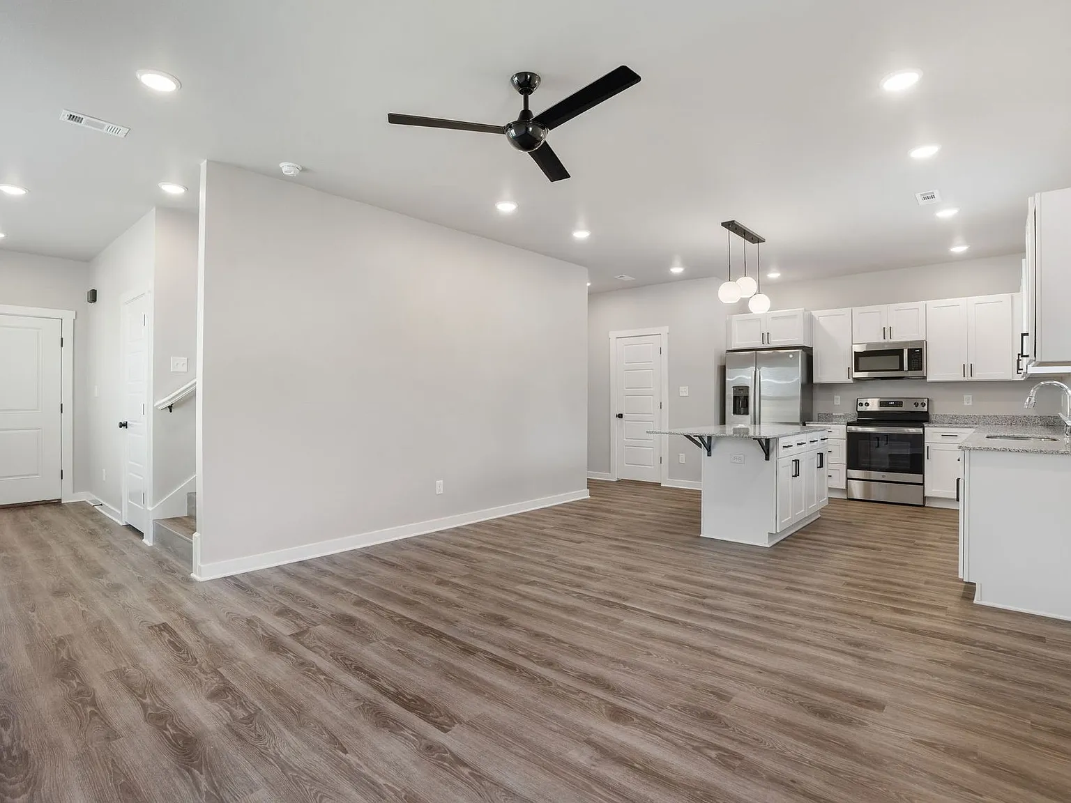 Birdmaster Drive Residences — Photo 4