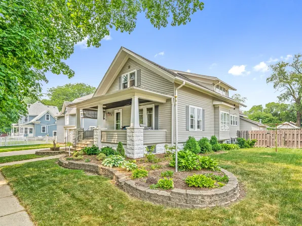 250 E McKinley Ave, Hinckley, IL 60520