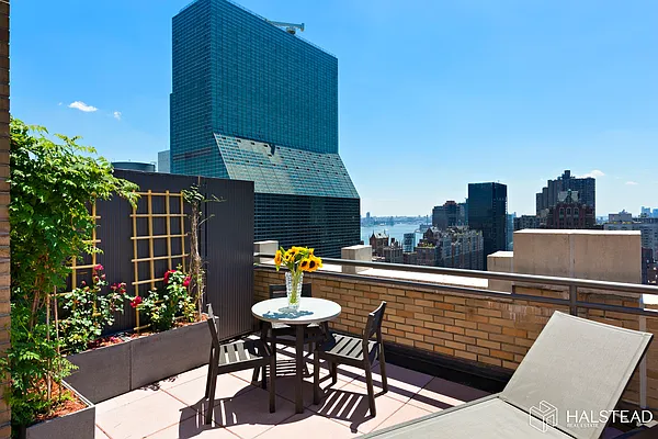 Rented by Halstead Real Estate | media 21