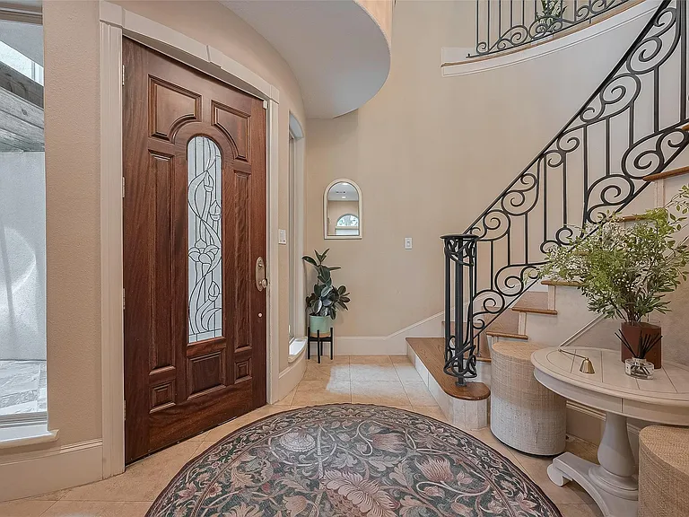 6419 Rodrigo St — Photo 3