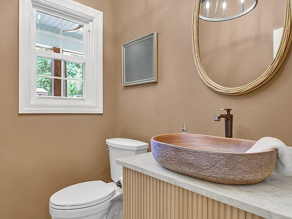 27th image of 157 Giles Ln