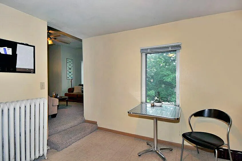 3 bed, 1100 sqft, $399 — Photo 4