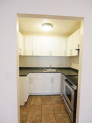 4th image of 94 E 4th St APT 705