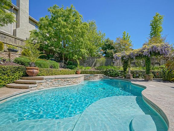 3rd image of 4330 Arenzano Way