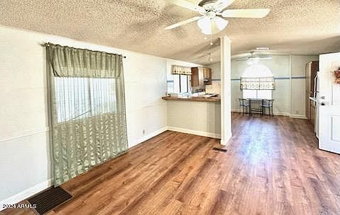 2nd image of 2121 N Center -- #6