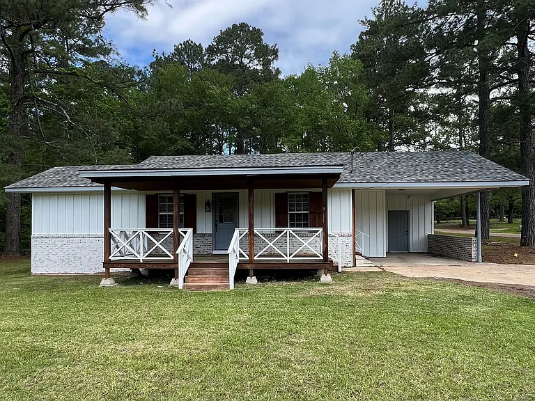1200 Nolan Trce — Photo 1