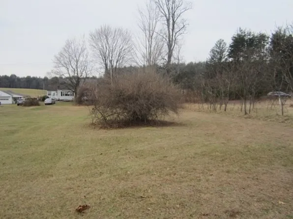 54 Valley Rd #54, Southampton, MA 01073