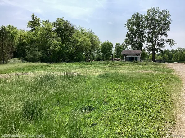 6699 Fargo Rd, Greenwood, MI 48006