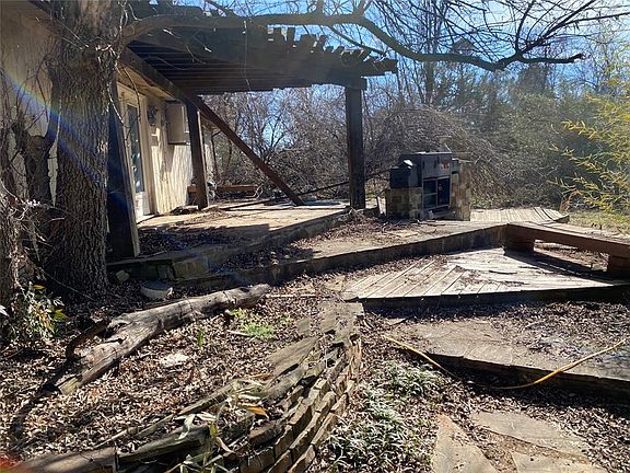 2nd image of 1701 Breezeway Hts