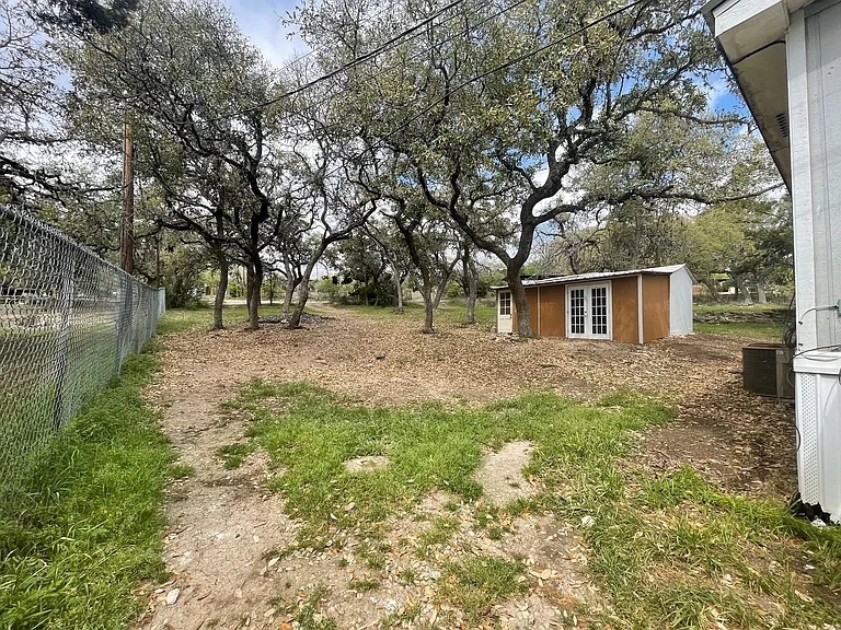 532 Grandview Bnd — Photo 2