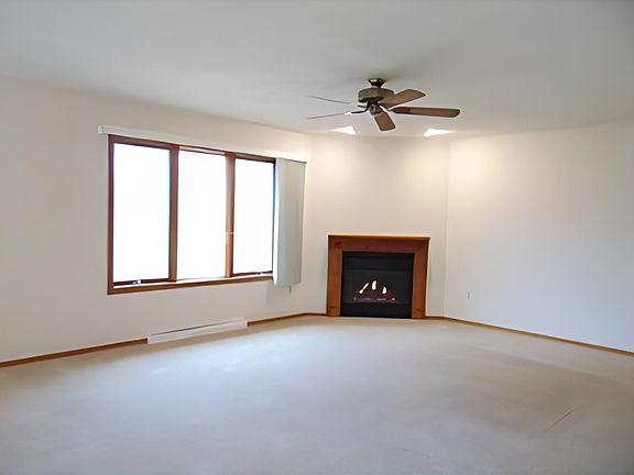 3rd image of 2119 N Cloudview Dr
