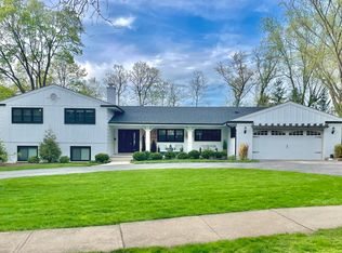 835 Moseley Rd, Highland Park, IL 60035