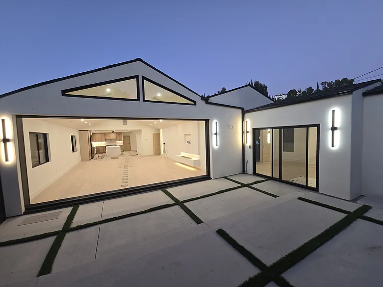 4501 Canoga Dr — Photo 2
