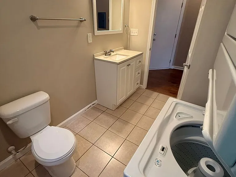 601 Whitelock St — Photo 9