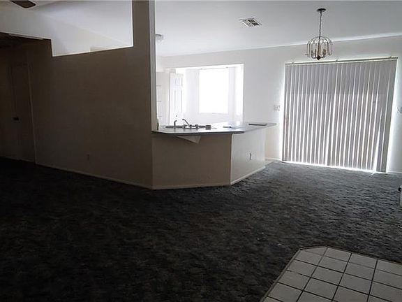 4th image of 2313 SE 5th Pl