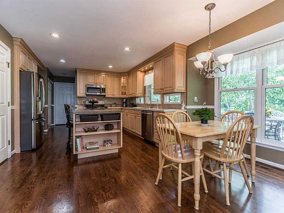 5th image of 2279 Heather Hill Blvd N