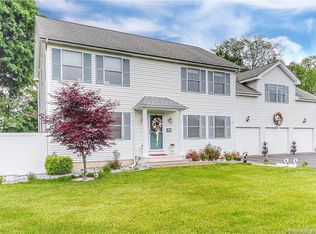 113 Sun Meadow Dr, East Berlin, CT 06023