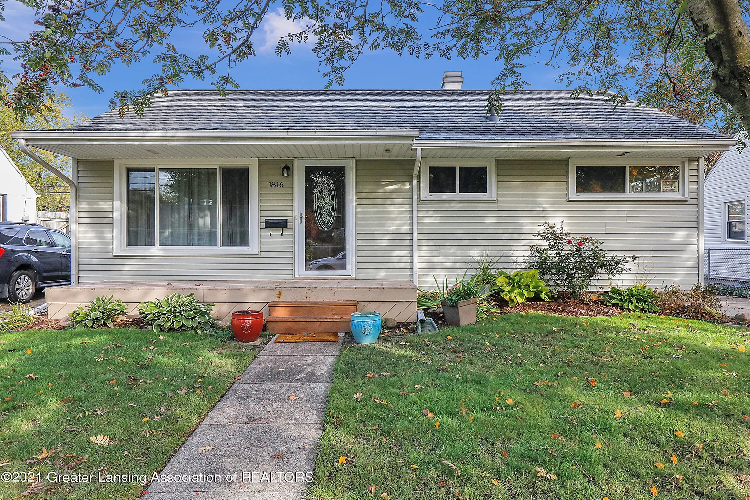 1816 Victor Ave photo 1