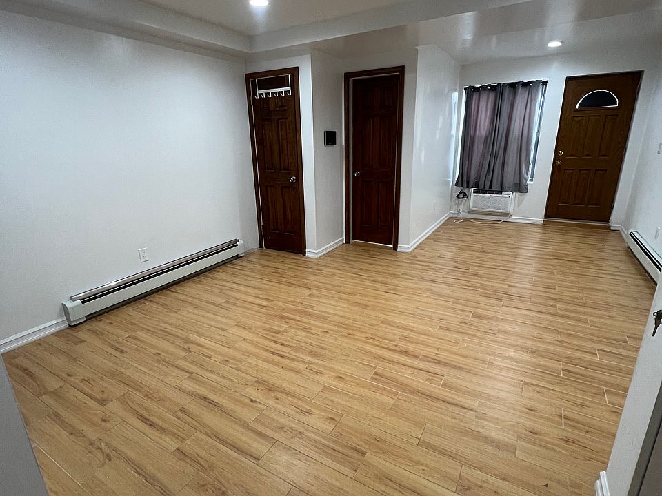 2nd image of 92-03 Astoria Blvd #2R