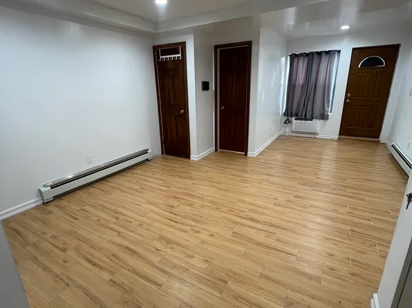 92-03 Astoria Boulevard image 1 of 5