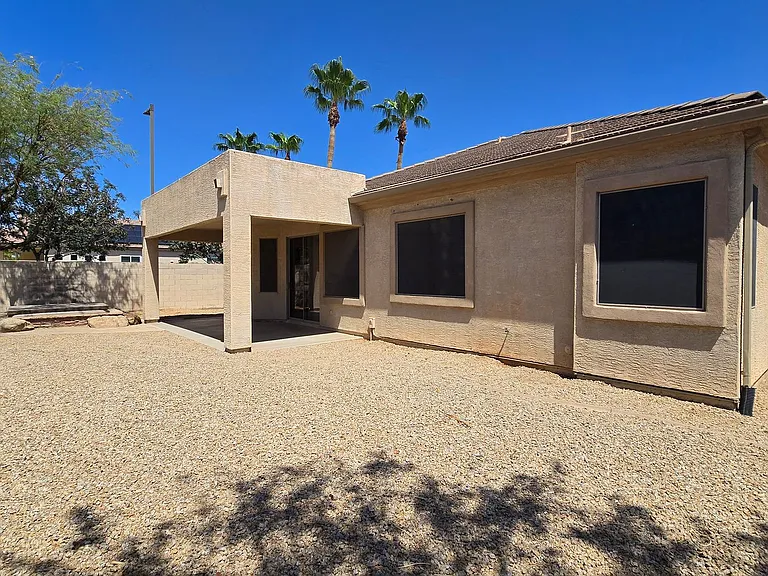 13588 W Alvarado Dr — Photo 31