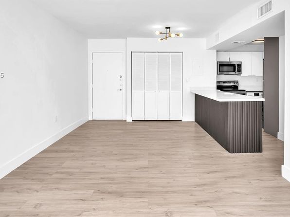 840 NW 87th Ave APT 204, Miami, FL 33172
