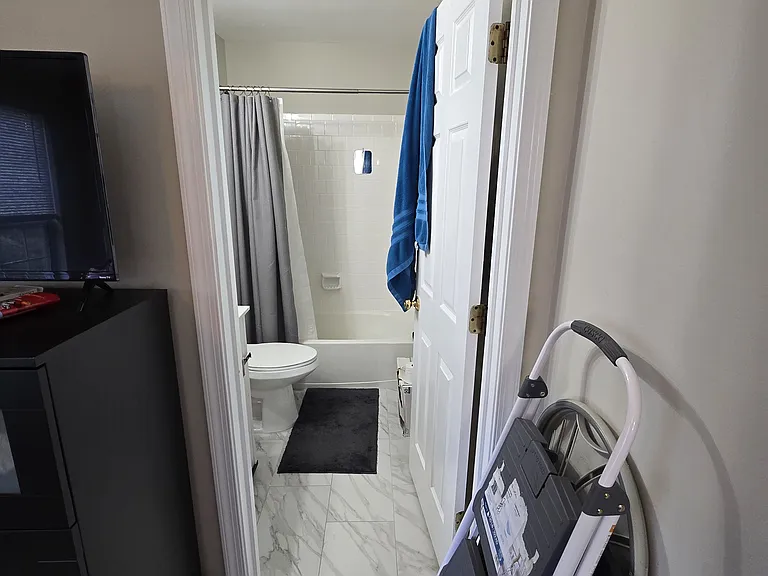 21809 Baldwin Sq #302 — Photo 7