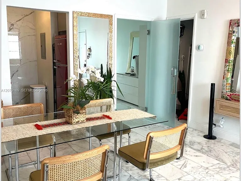 920 Jefferson Ave #10 — Photo 2