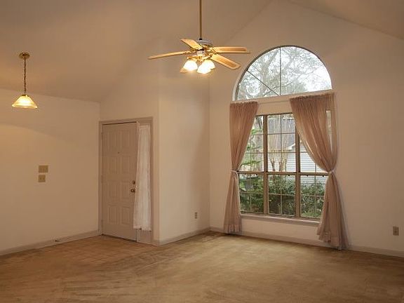 5th image of 4444 Bay Shore Cir