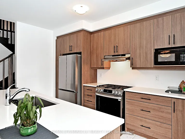 689 Mika St — Photo 22