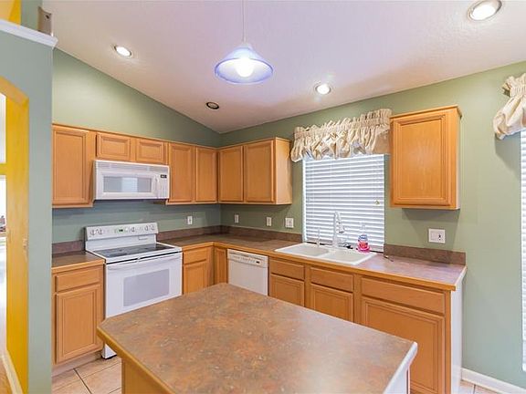 5th image of 10931 Buckwater Ct