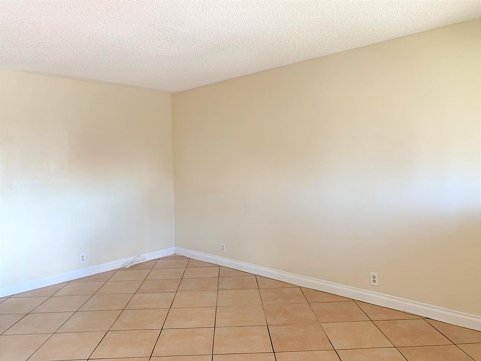 600 E 5th St APT 5 Beaumont CA 92223 Zillow