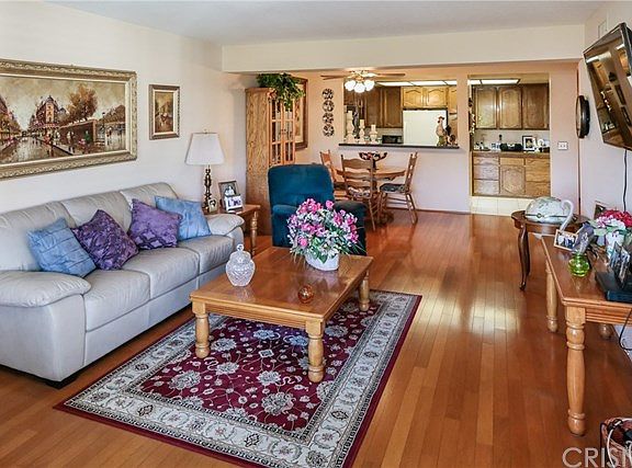 4th image of 21650 Burbank Blvd Unit 307