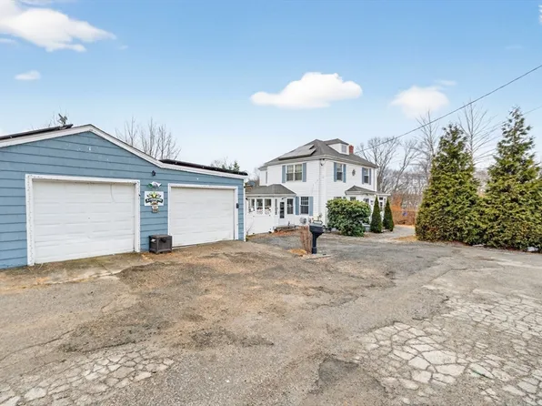 59 Glendale St, Fall River, MA 02720