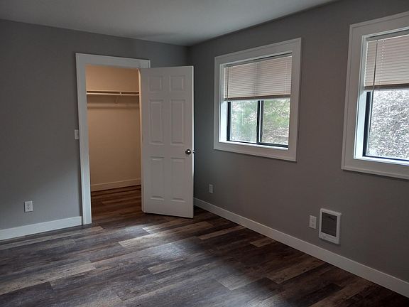 4th image of 325 SW Clarkson Ct APT 1
