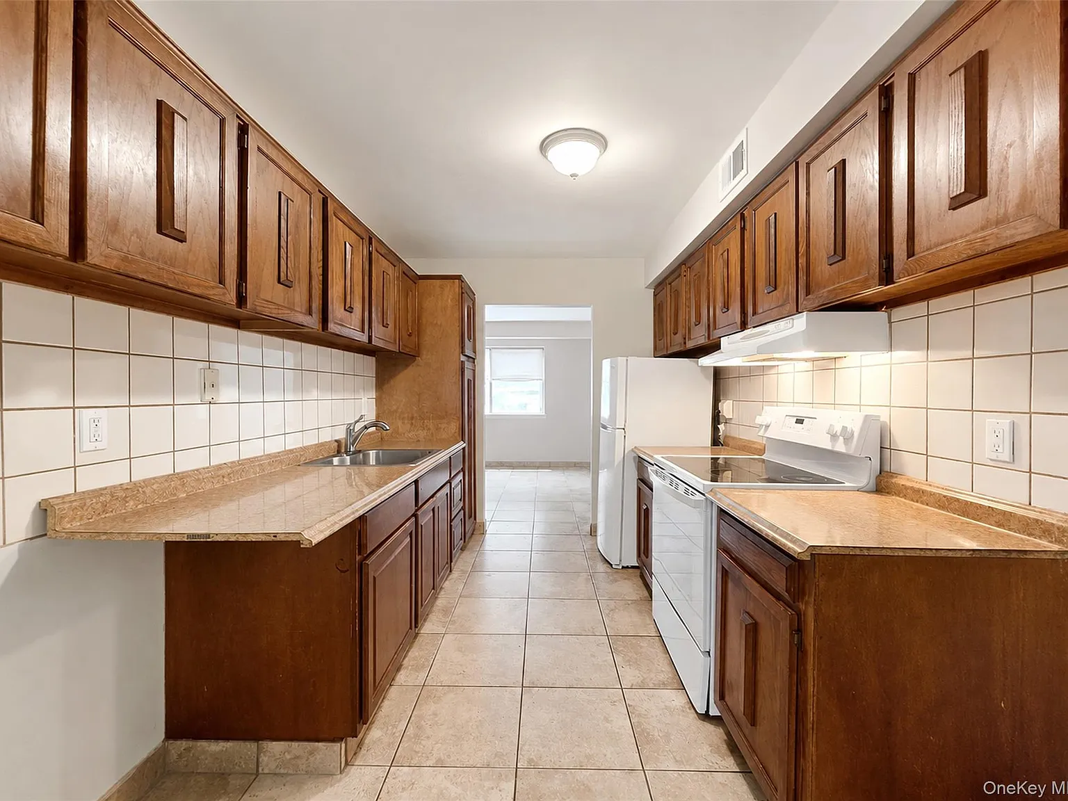 3 bed, 1.5 bath, 1296 sqft, $3,400 — Photo 4