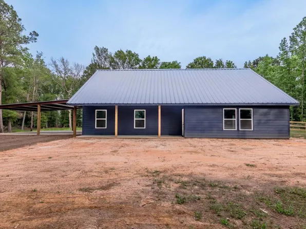 304 N Fm 225, Douglass, TX 75943