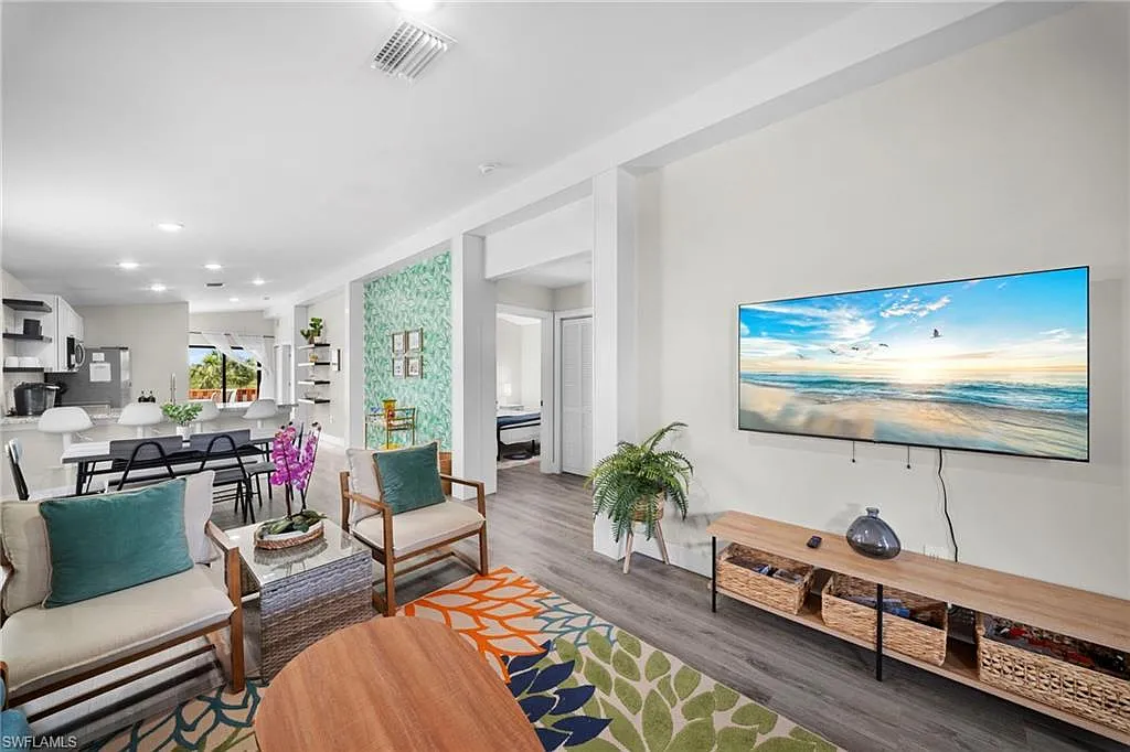 3 bed, 2.0 bath, 1212 sqft, $3,100 — Photo 4