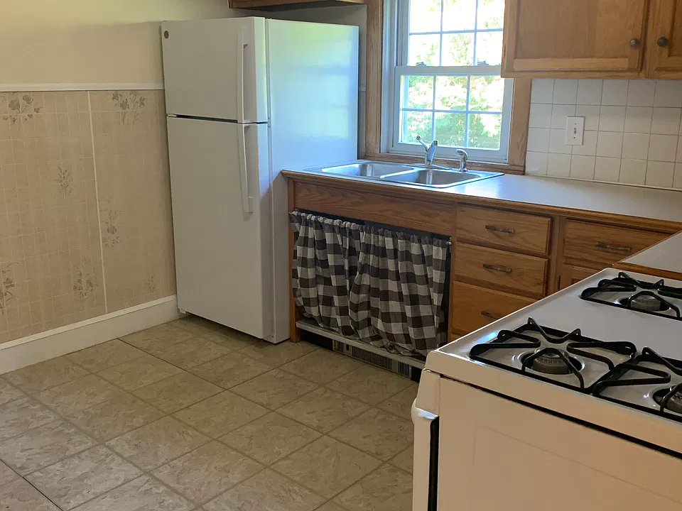 10 Yale Ave #2