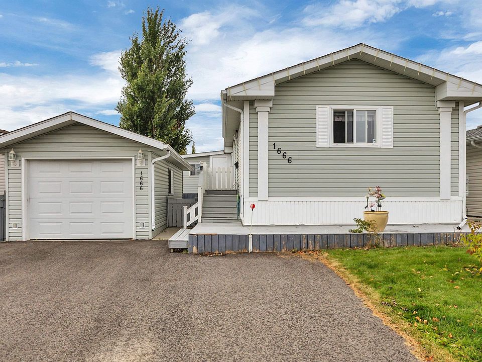 1st image of 1666 Jubilee Cres
