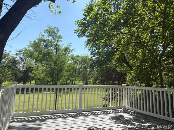 1021 Fairways Dr #1, Lake Saint Louis, MO 63367