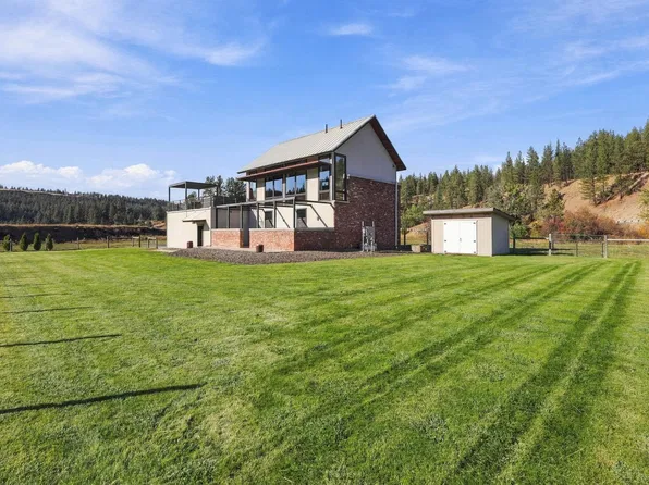 10422 S Hangman Valley Rd, Spokane, WA 99224