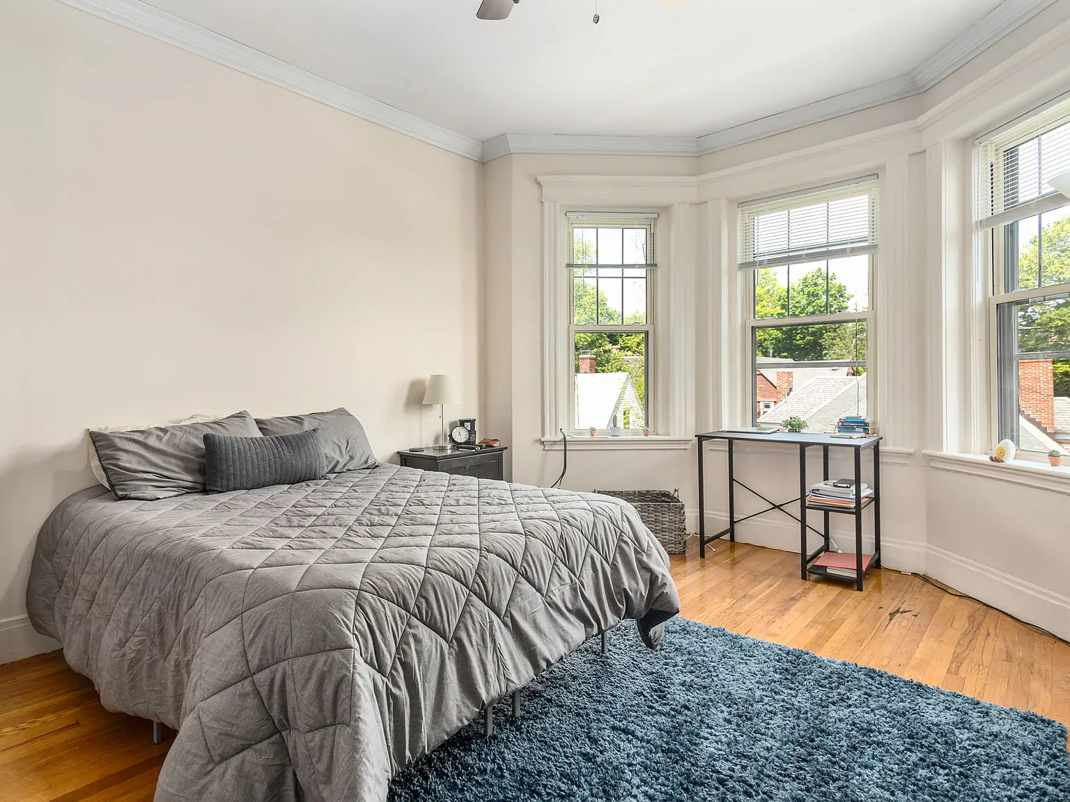 2 bed, 800 sqft, $3,200 — Photo 2